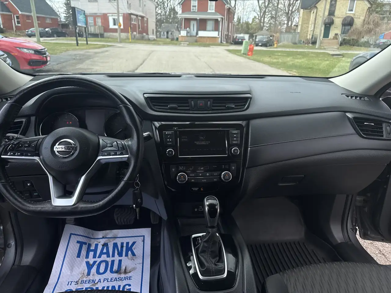 Nissan Rogue снимка Nissan Rogue
