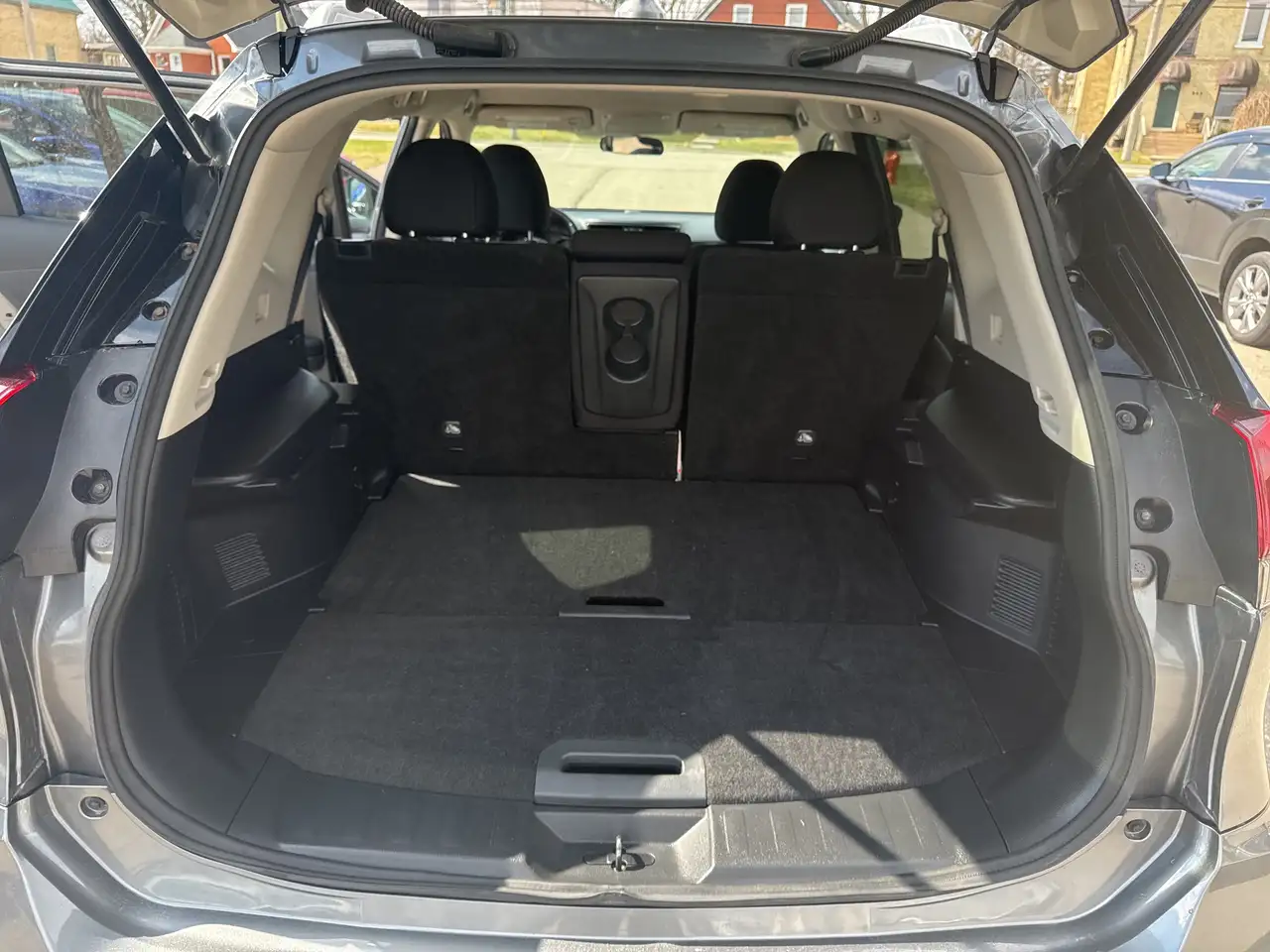 Nissan Rogue снимка Nissan Rogue