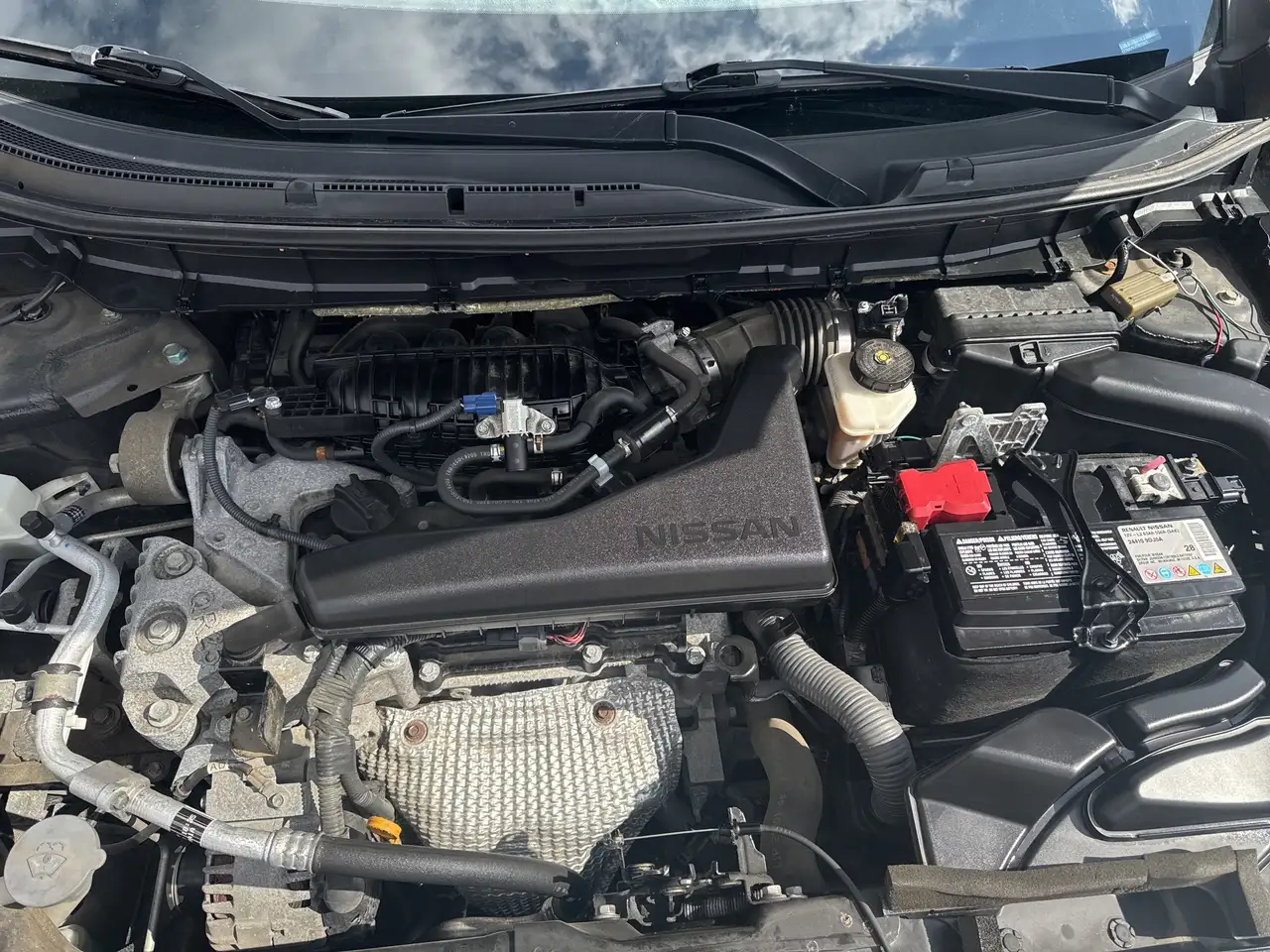 Nissan Rogue снимка Nissan Rogue
