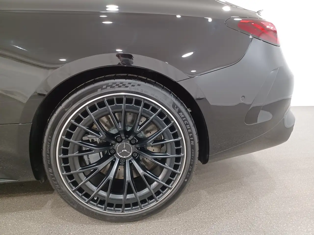 Mercedes-Benz CLE снимка Mercedes-Benz CLE