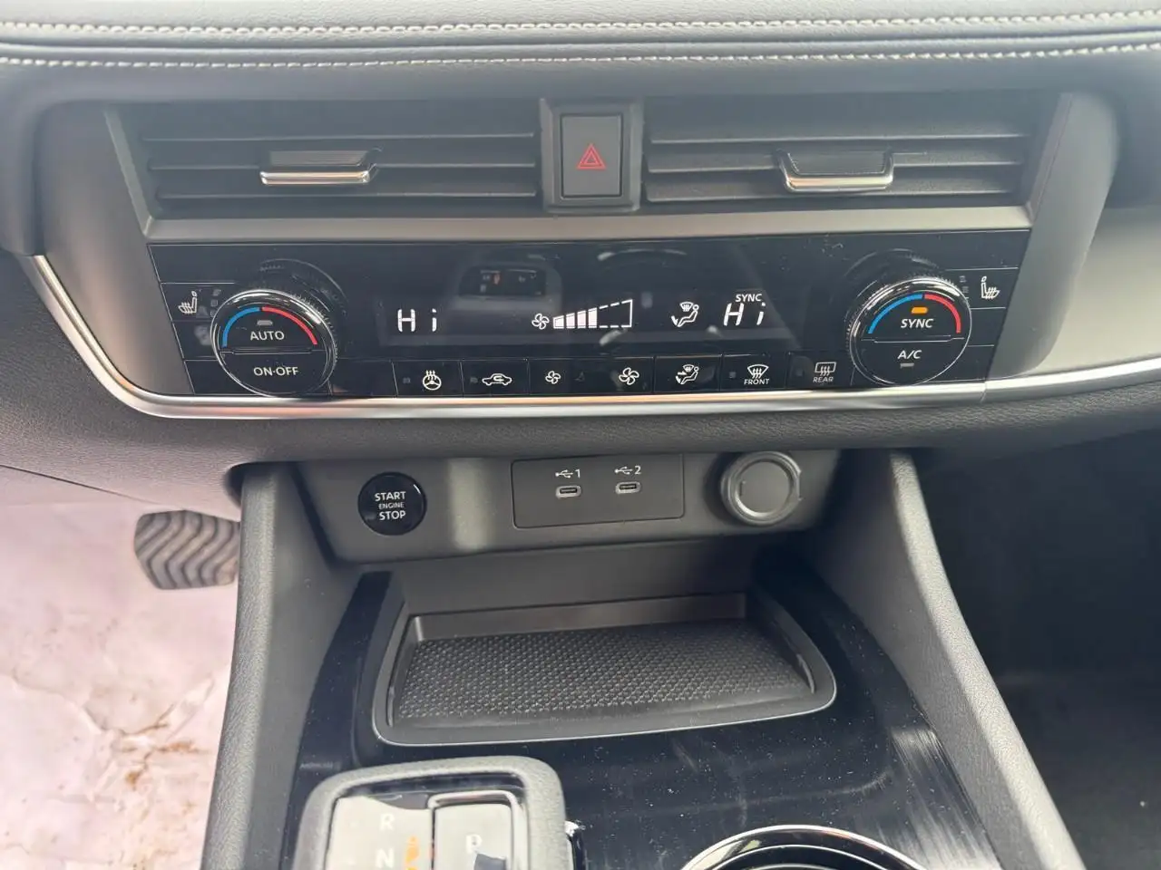 Nissan Rogue photo Nissan Rogue