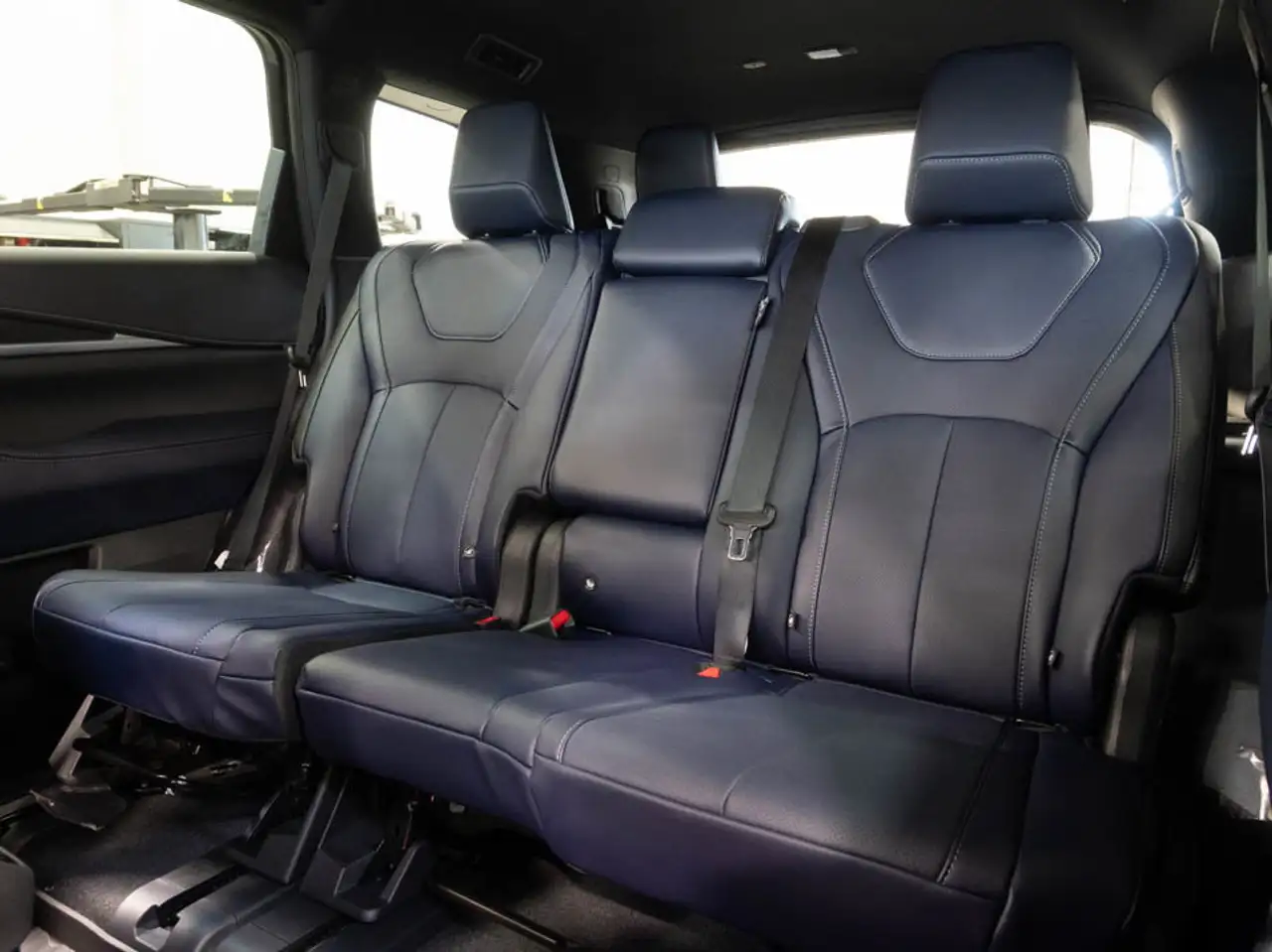 Infiniti QX60 снимка Infiniti QX60