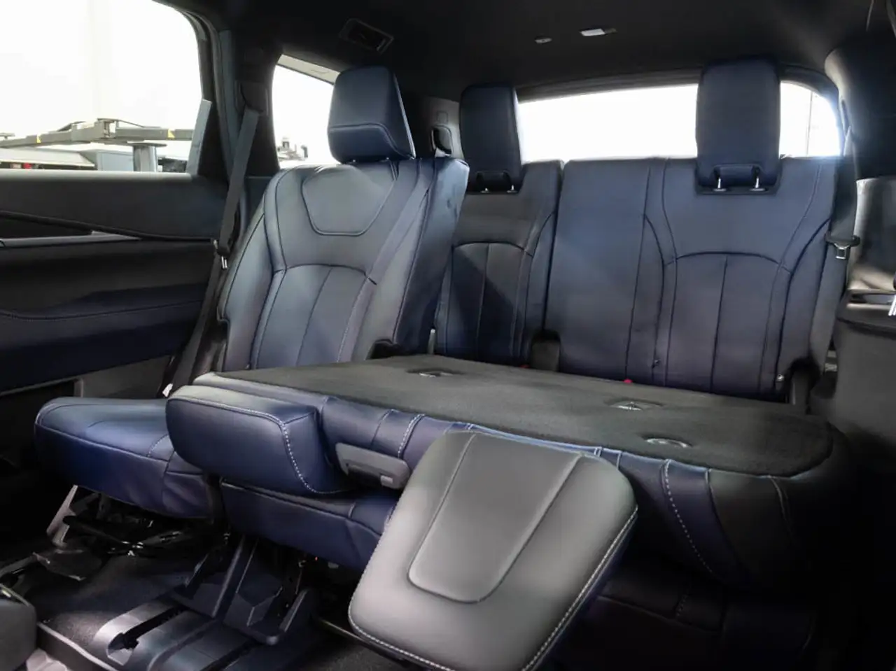 Infiniti QX60 снимка Infiniti QX60