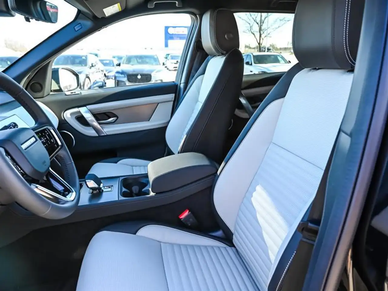 Land Rover Discovery Sport снимка Land Rover Discovery Sport