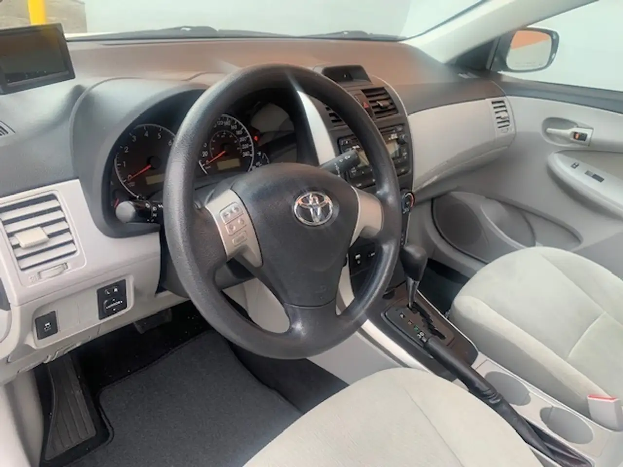 Toyota Corolla photo Toyota Corolla