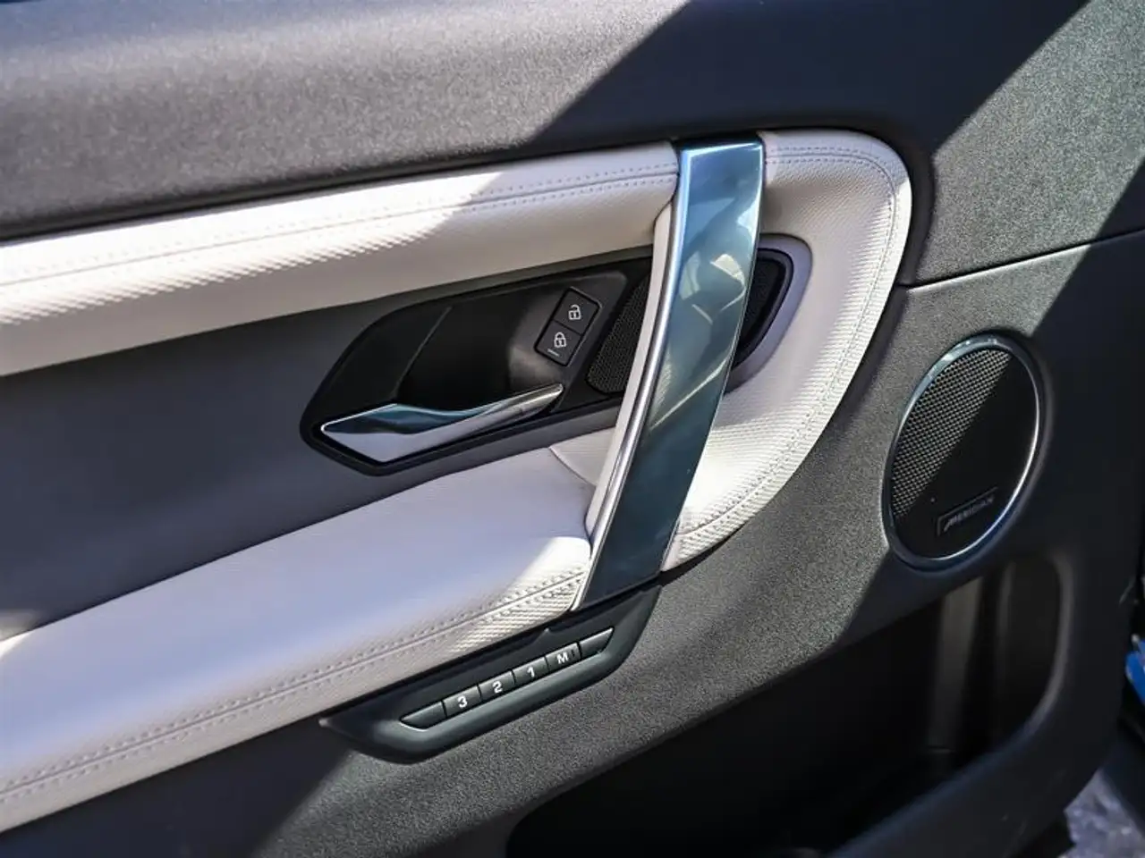 Land Rover Discovery Sport снимка Land Rover Discovery Sport