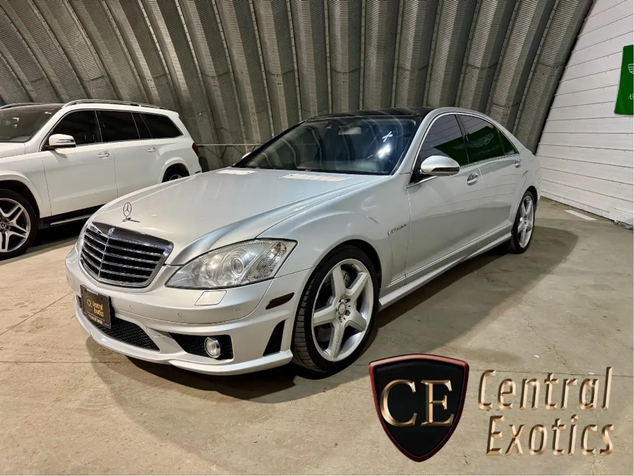 Mercedes-Benz S-Class снимка Mercedes-Benz S-Class