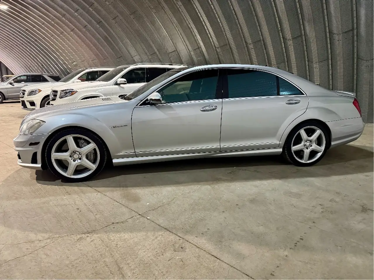 Mercedes-Benz S-Class снимка Mercedes-Benz S-Class