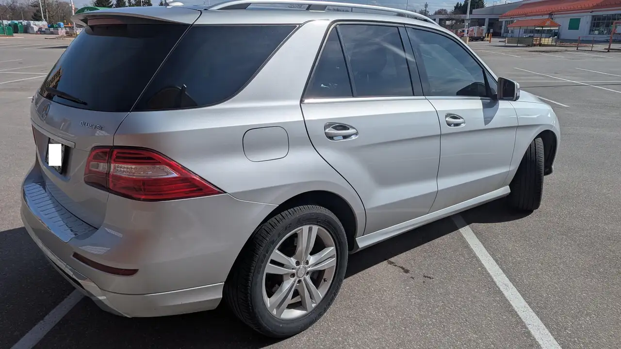Mercedes-Benz M-Class снимка Mercedes-Benz M-Class
