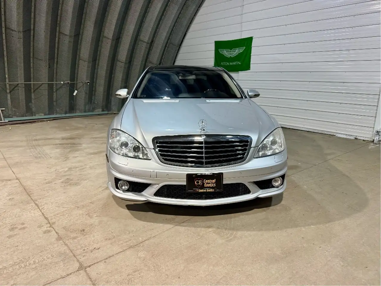 Mercedes-Benz S-Class снимка Mercedes-Benz S-Class