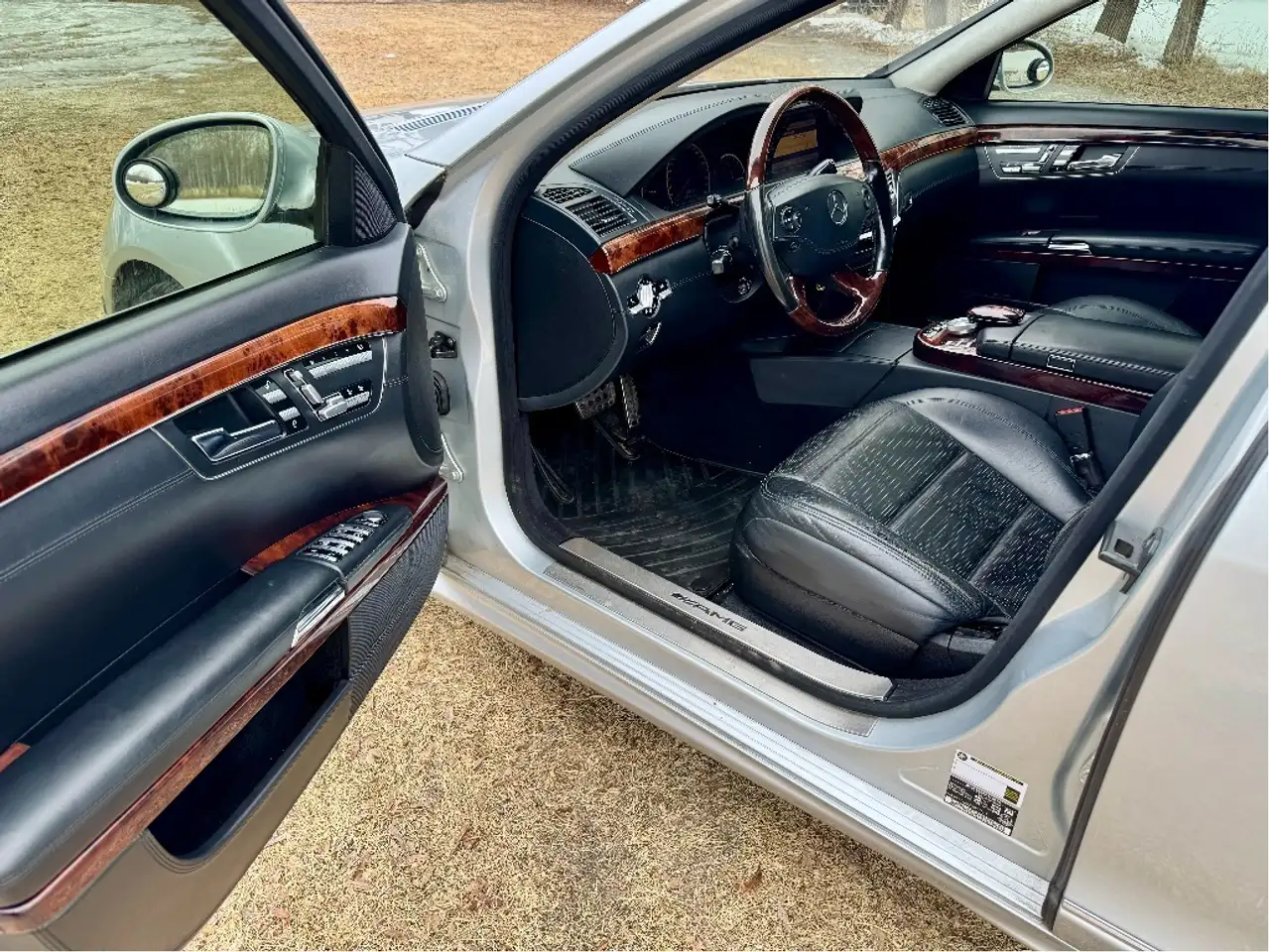 Mercedes-Benz S-Class снимка Mercedes-Benz S-Class