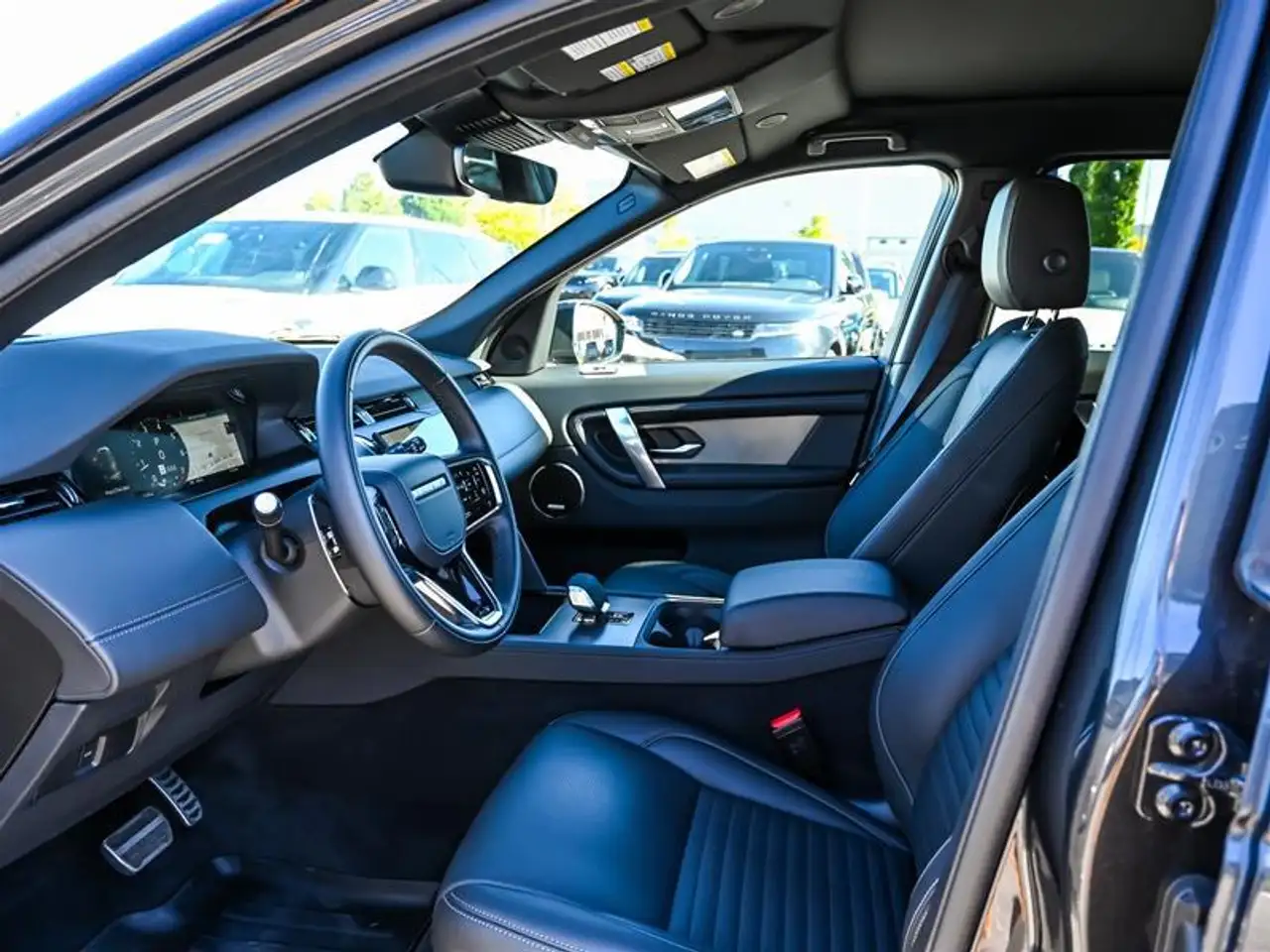 Land Rover Discovery Sport снимка Land Rover Discovery Sport
