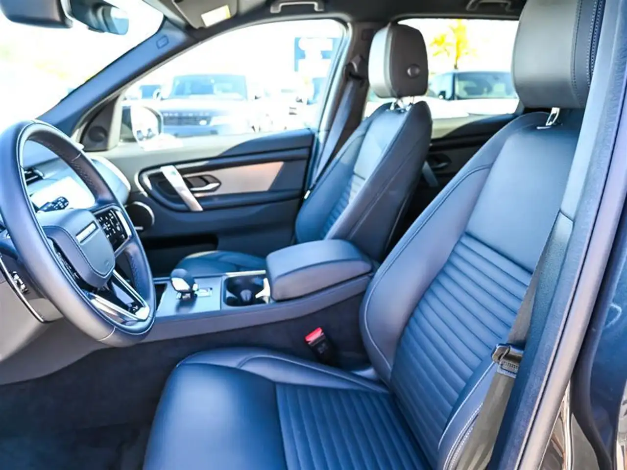 Land Rover Discovery Sport снимка Land Rover Discovery Sport