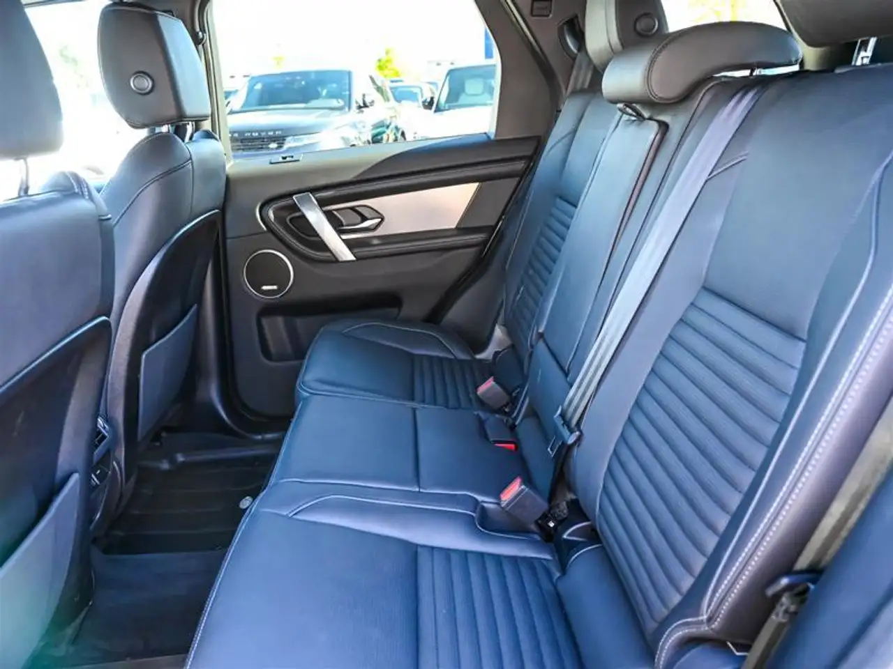 Land Rover Discovery Sport снимка Land Rover Discovery Sport