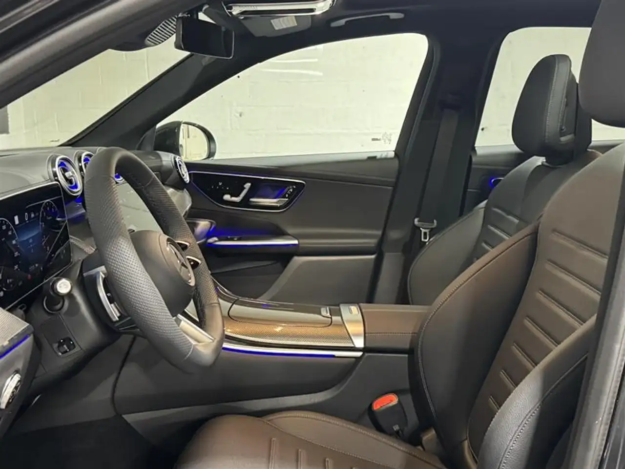 Mercedes-Benz GLC снимка Mercedes-Benz GLC