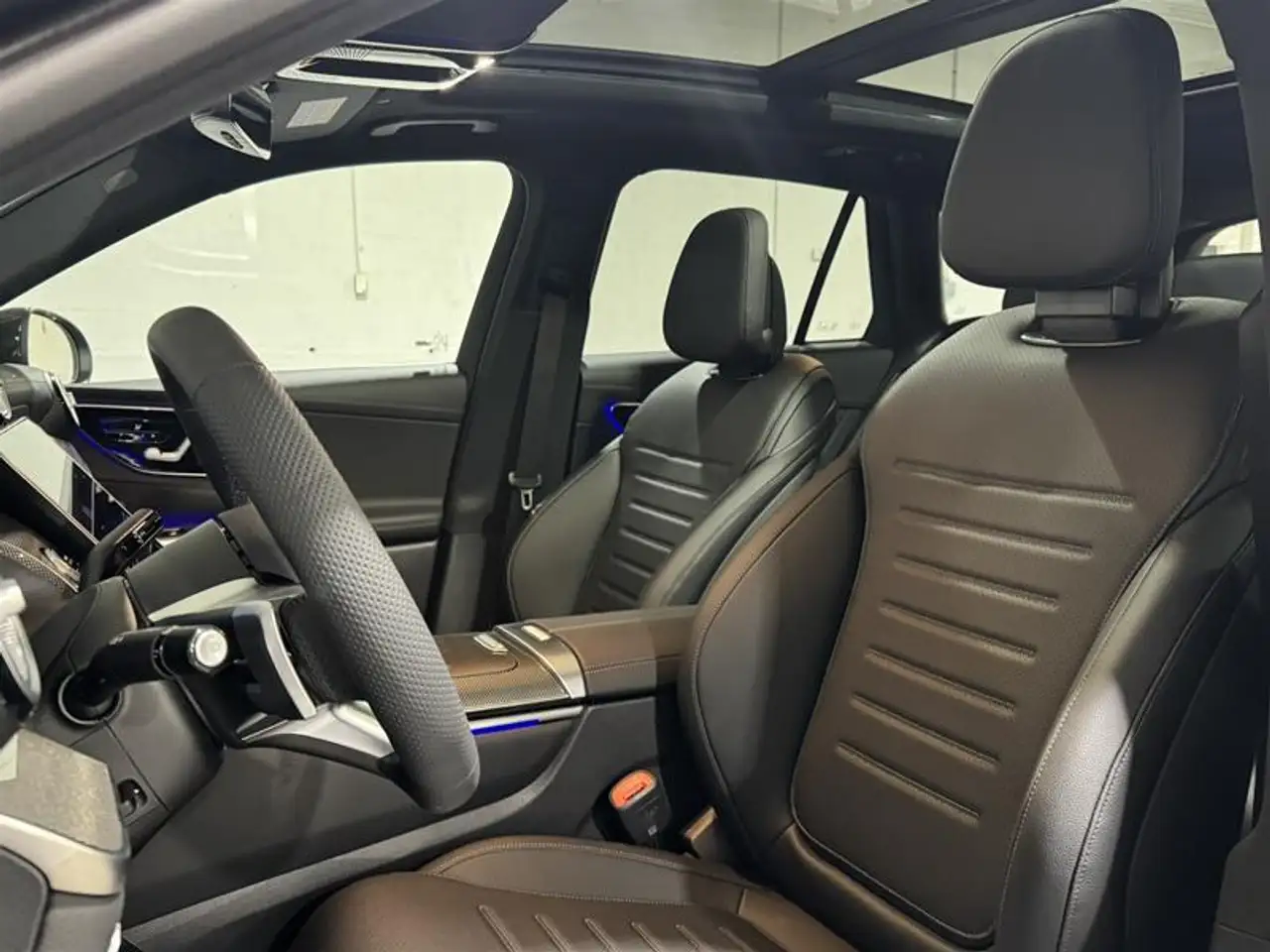 Mercedes-Benz GLC снимка Mercedes-Benz GLC