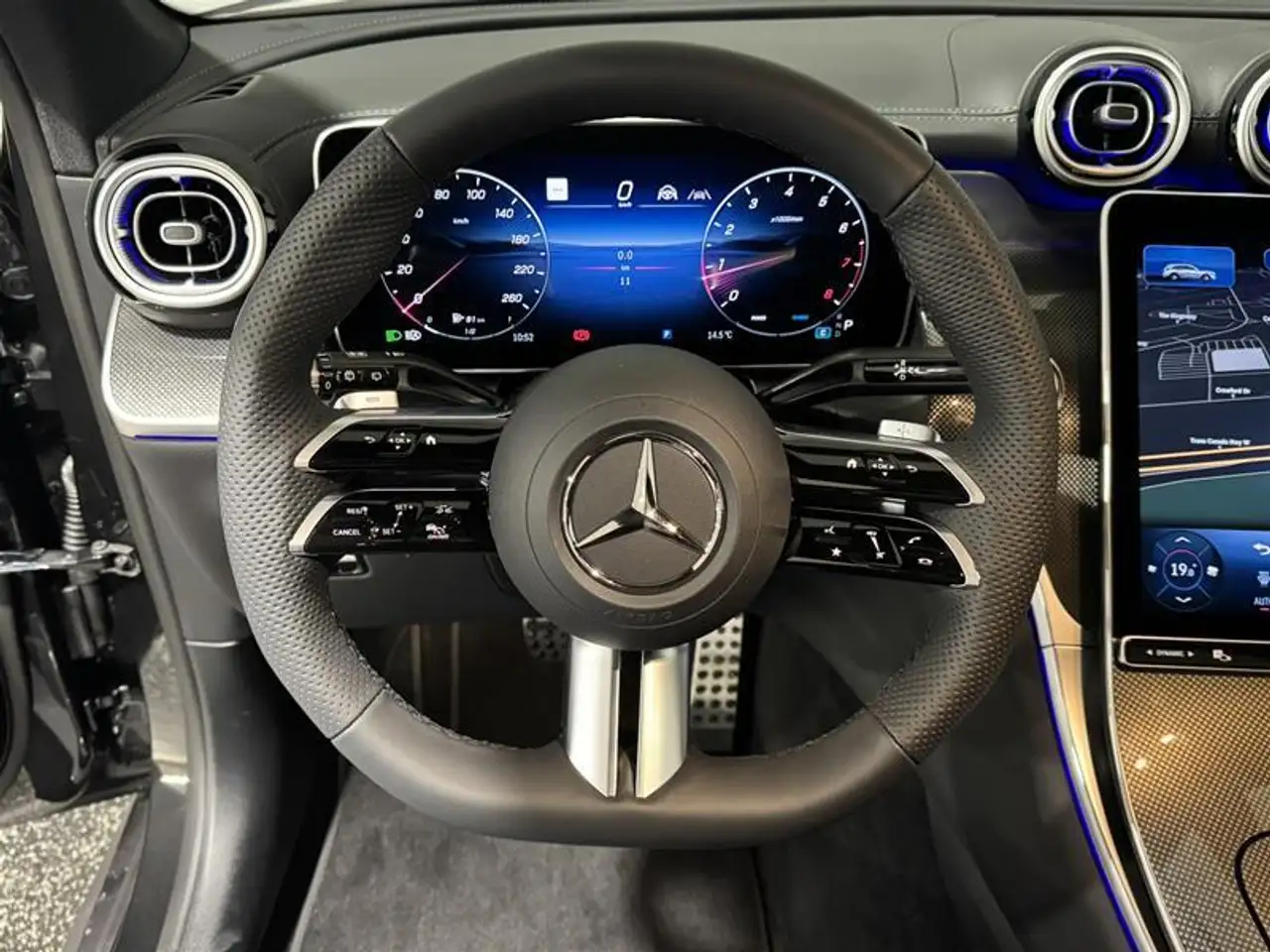 Mercedes-Benz GLC снимка Mercedes-Benz GLC