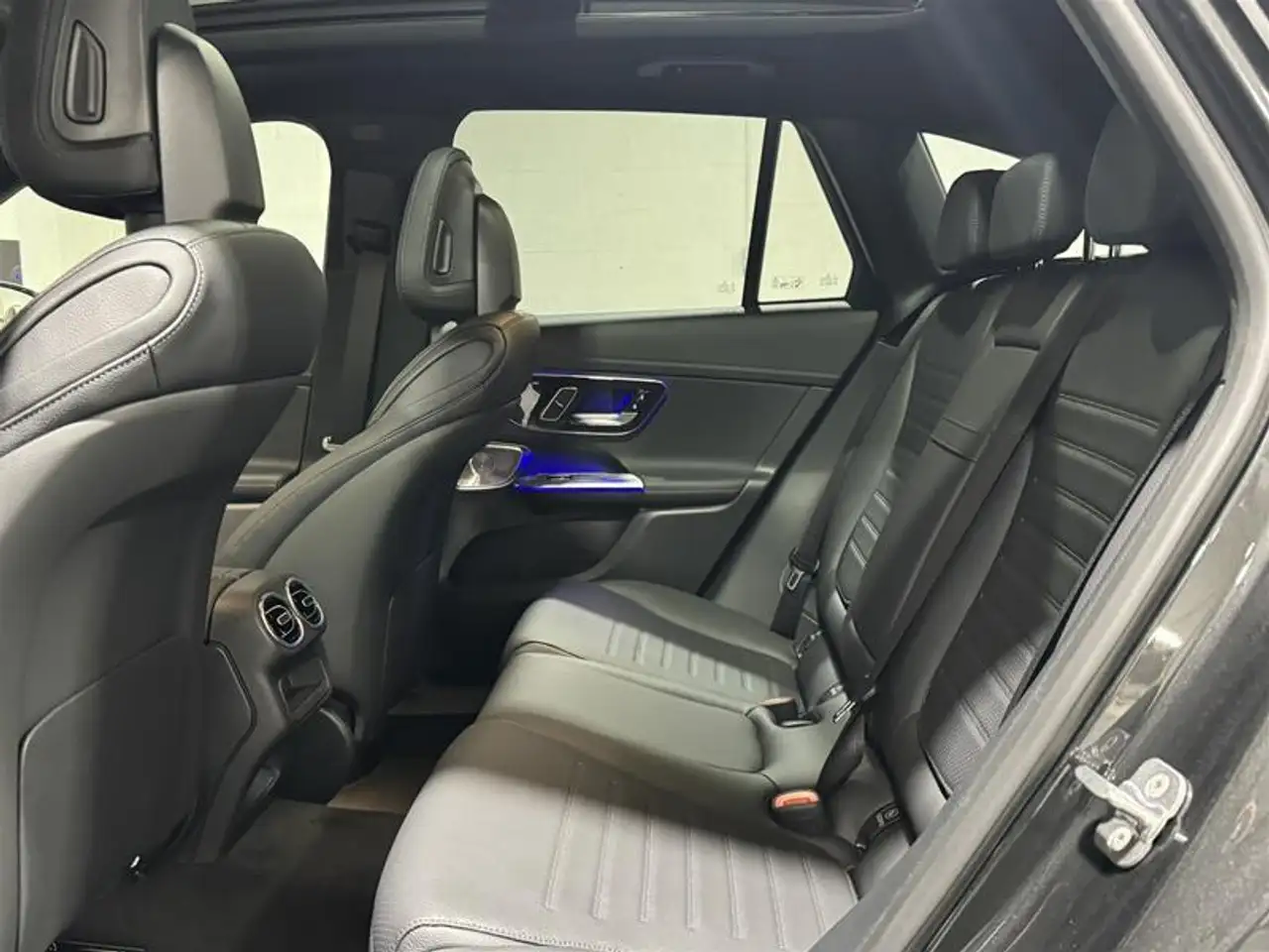 Mercedes-Benz GLC снимка Mercedes-Benz GLC