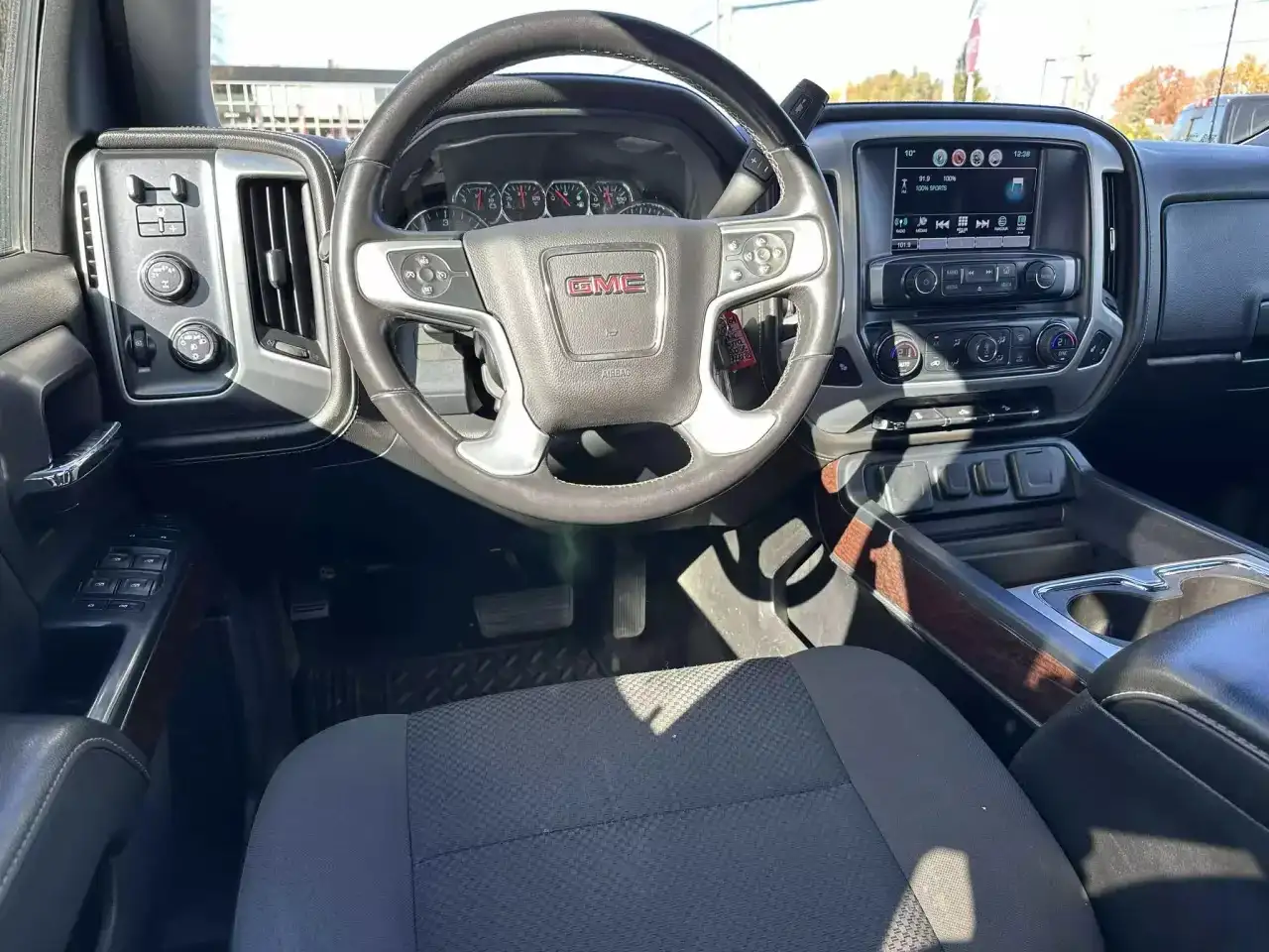 GMC Sierra 1500 photo GMC Sierra 1500