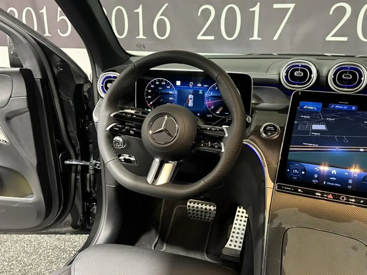 Mercedes-Benz GLC снимка Mercedes-Benz GLC