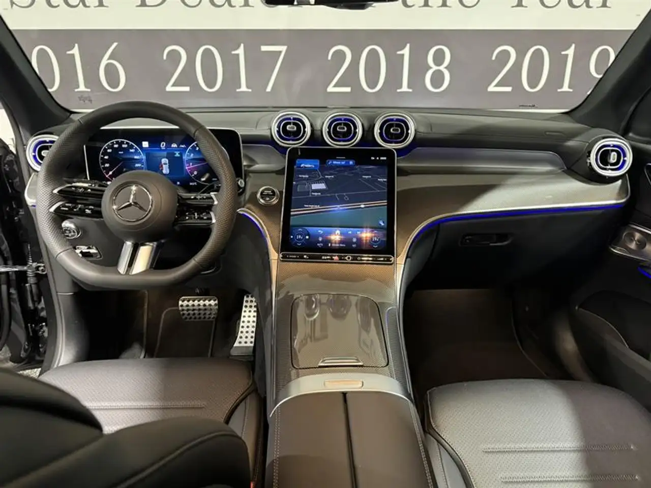 Mercedes-Benz GLC снимка Mercedes-Benz GLC