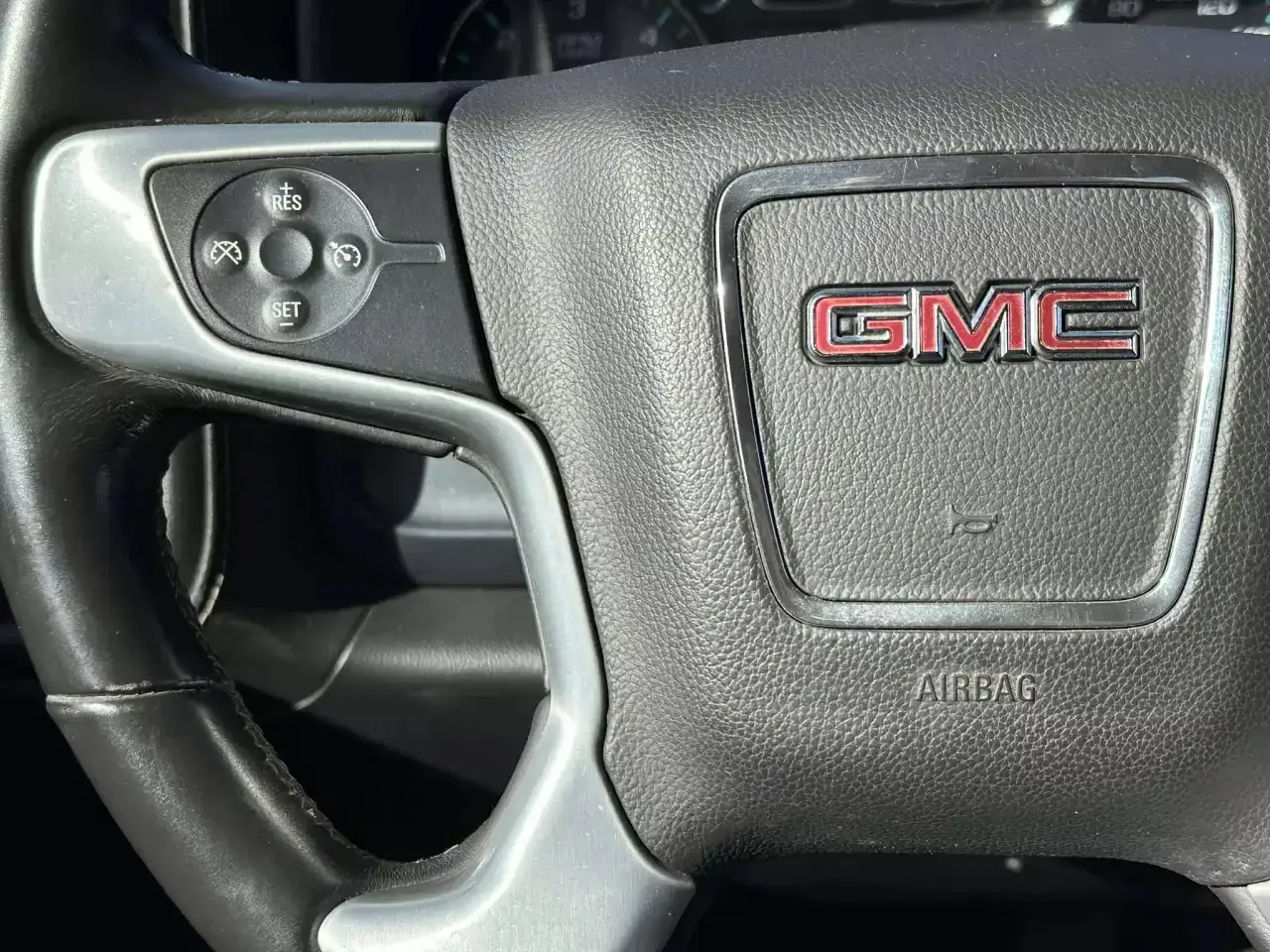 GMC Sierra 1500 photo GMC Sierra 1500