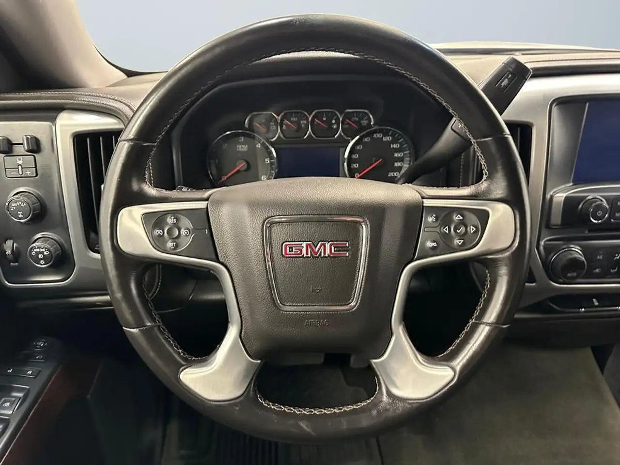 GMC Sierra 1500 снимка GMC Sierra 1500