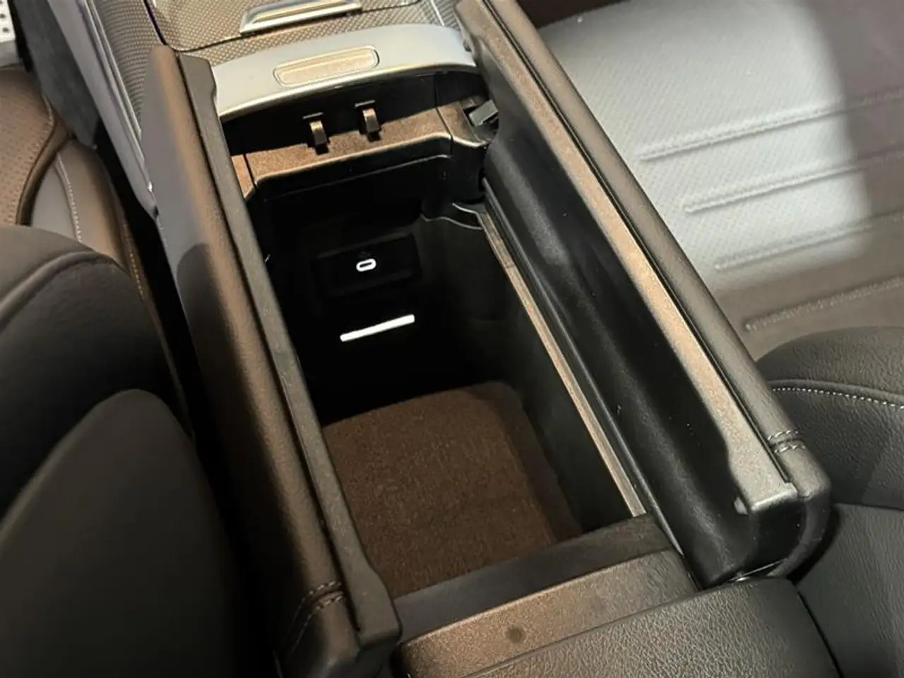 Mercedes-Benz GLC снимка Mercedes-Benz GLC