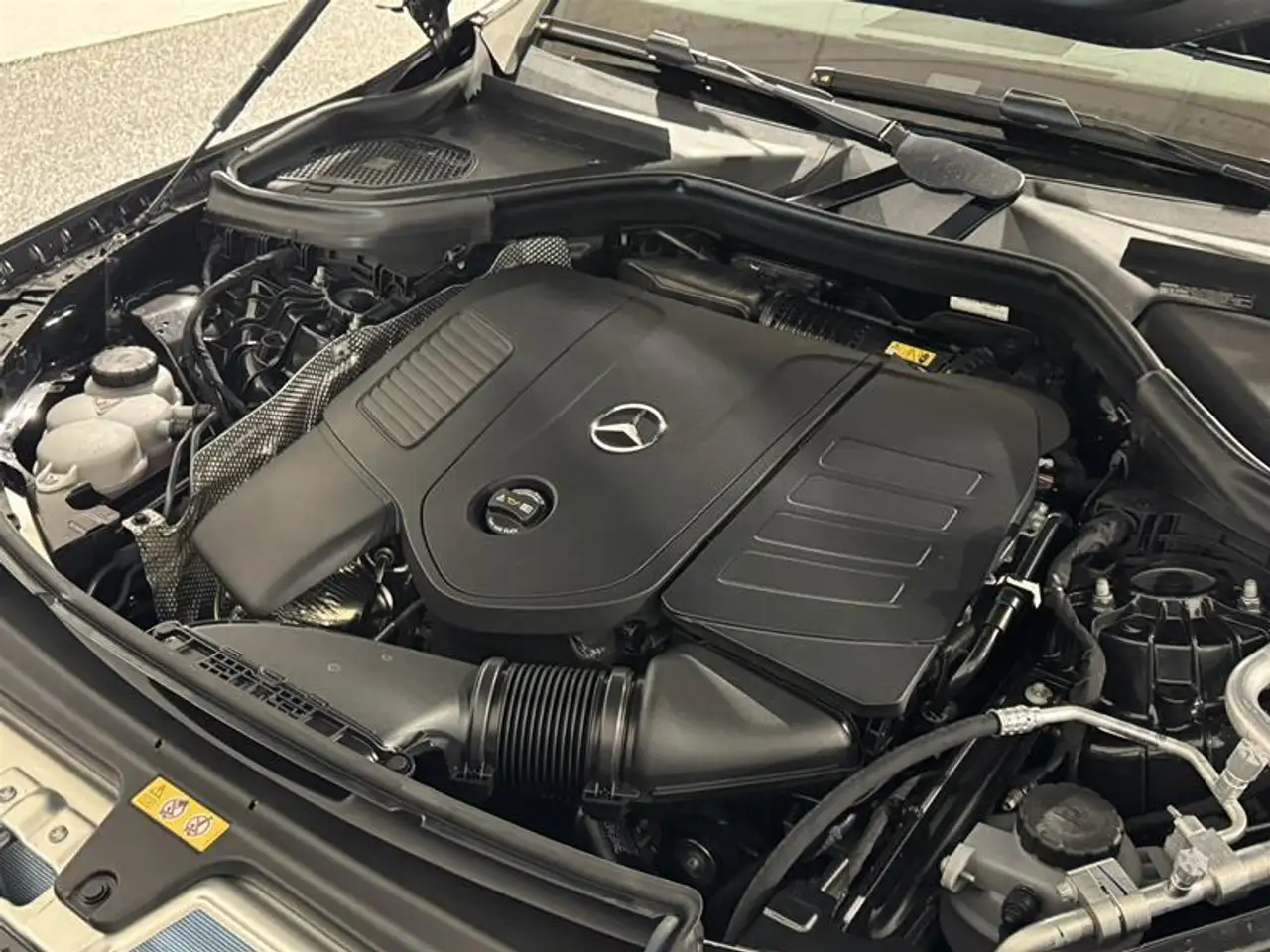 Mercedes-Benz GLC снимка Mercedes-Benz GLC