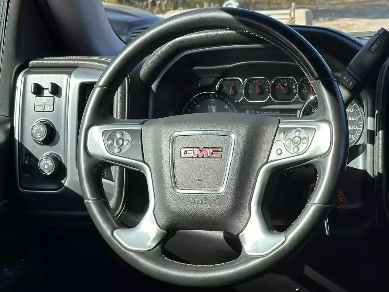 GMC Sierra 1500 photo GMC Sierra 1500