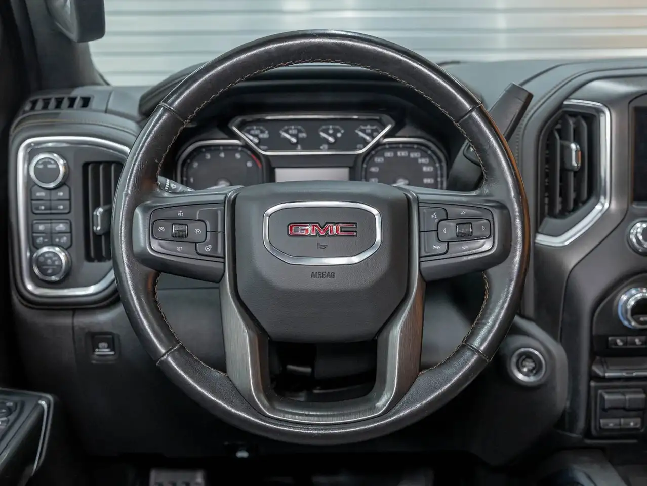 GMC Sierra 1500 photo GMC Sierra 1500