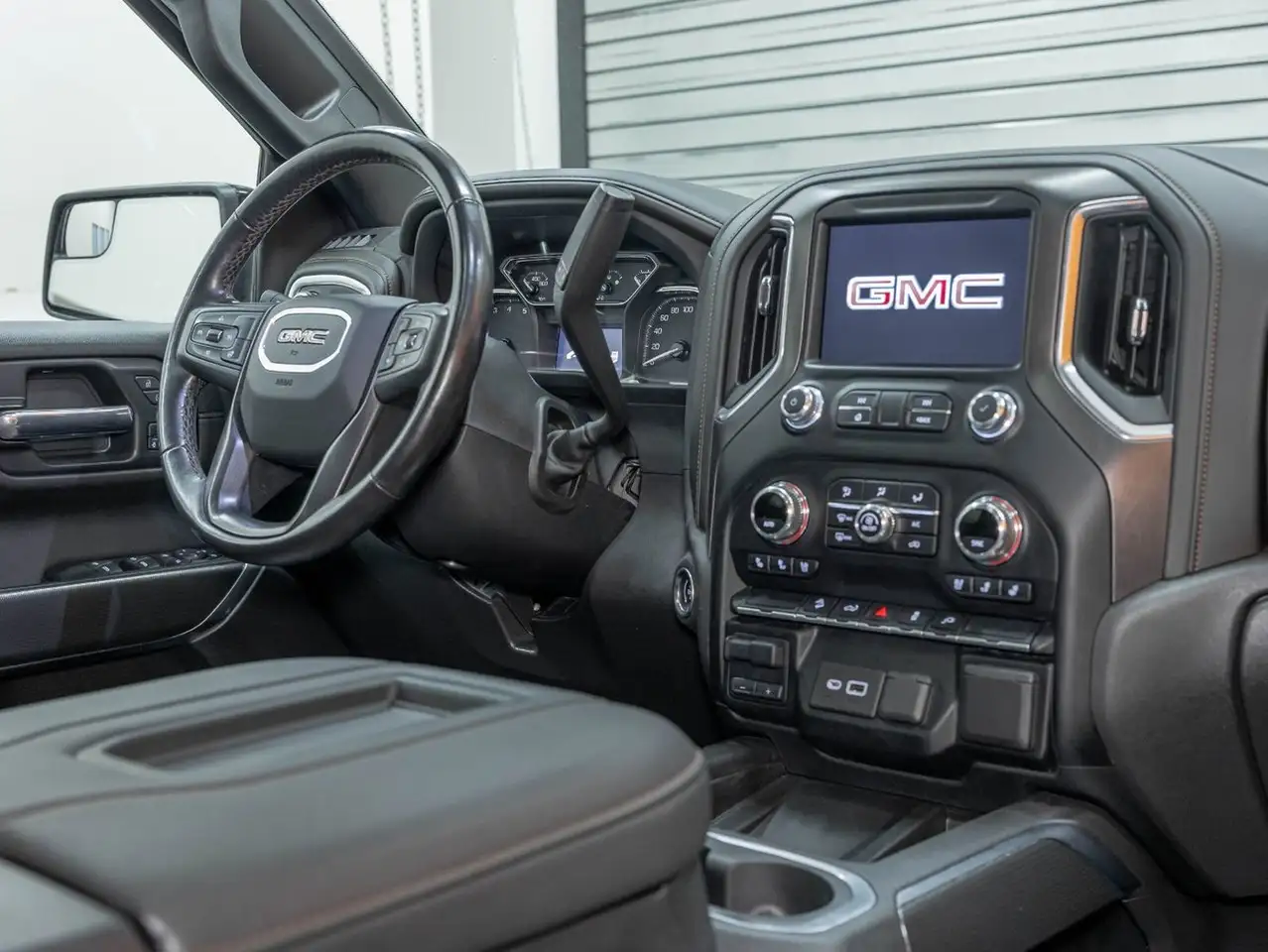 GMC Sierra 1500 photo GMC Sierra 1500