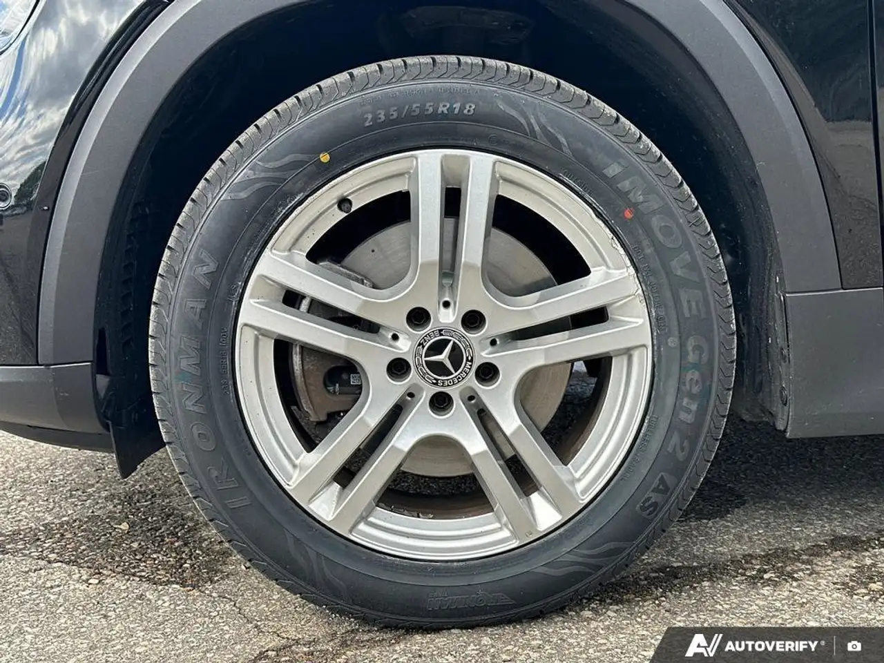 Mercedes-Benz GLB снимка Mercedes-Benz GLB
