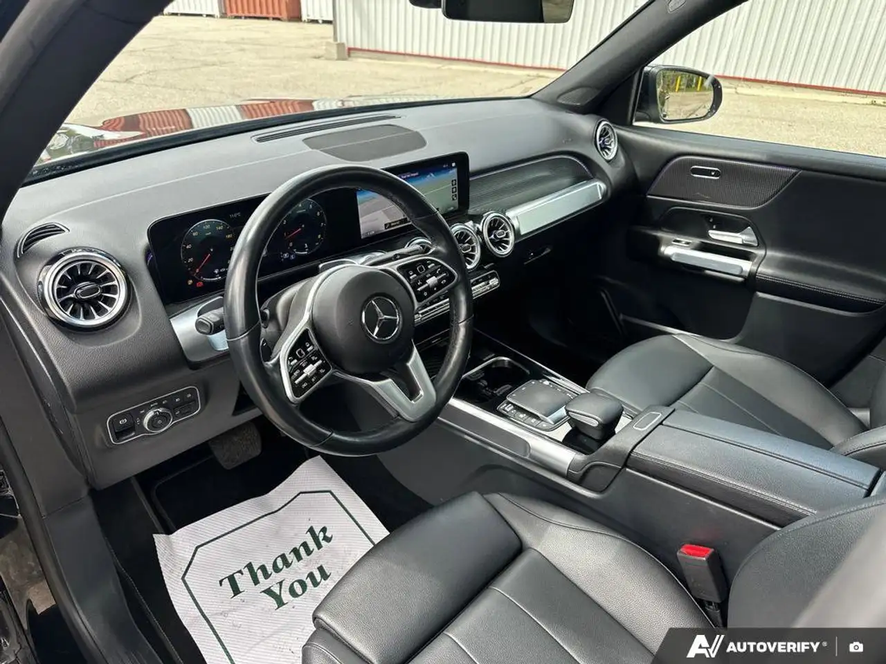 Mercedes-Benz GLB снимка Mercedes-Benz GLB