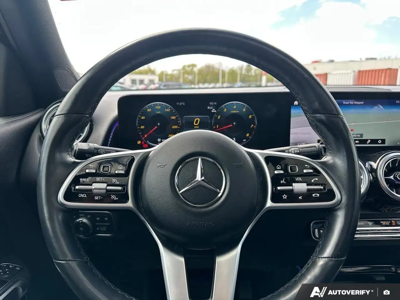 Mercedes-Benz GLB снимка Mercedes-Benz GLB