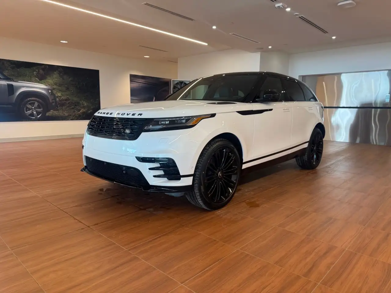 Land Rover Range Rover Velar photo Land Rover Range Rover Velar