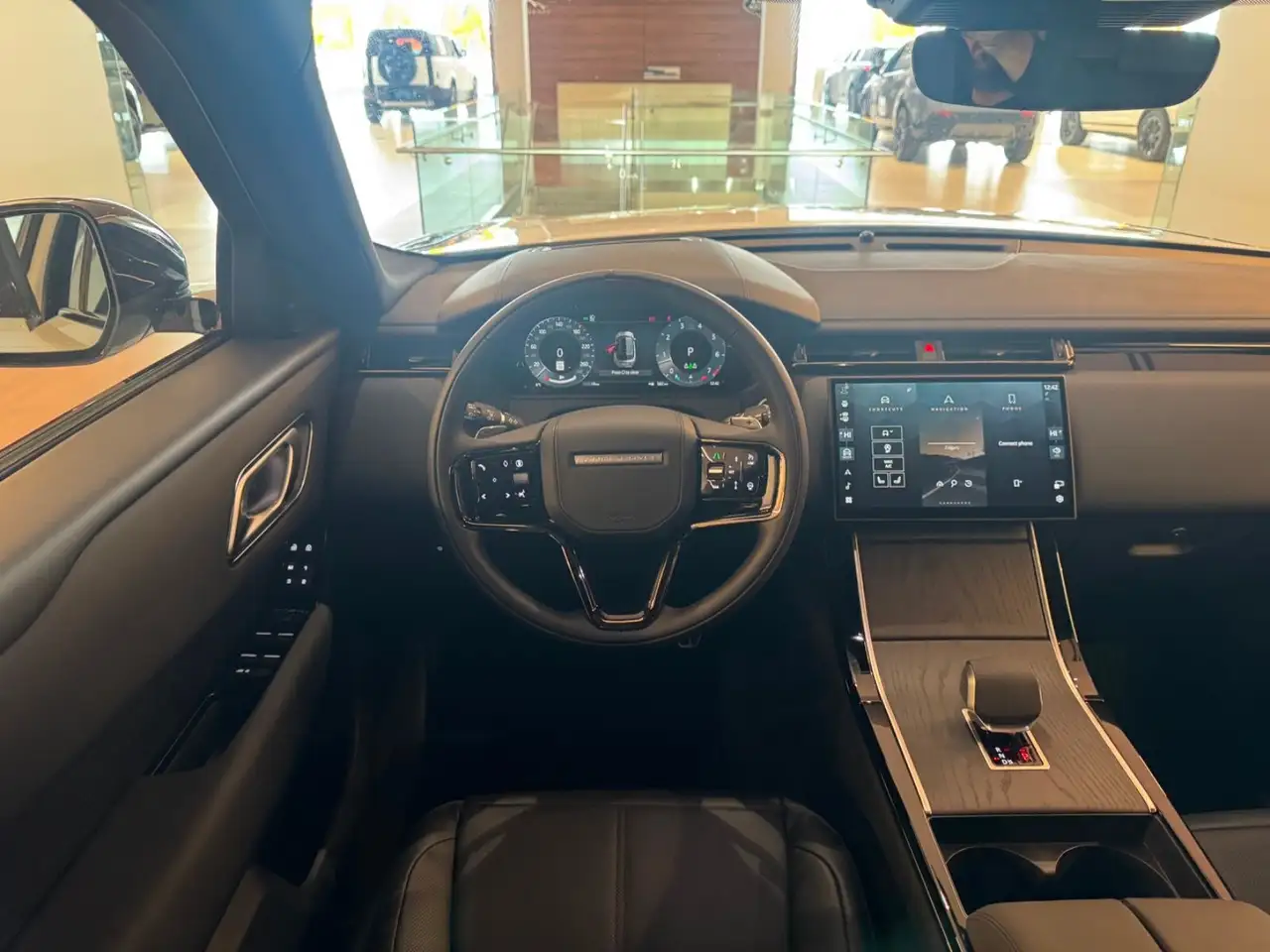 Land Rover Range Rover Velar photo Land Rover Range Rover Velar