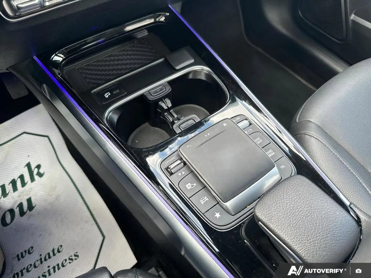 Mercedes-Benz GLB снимка Mercedes-Benz GLB