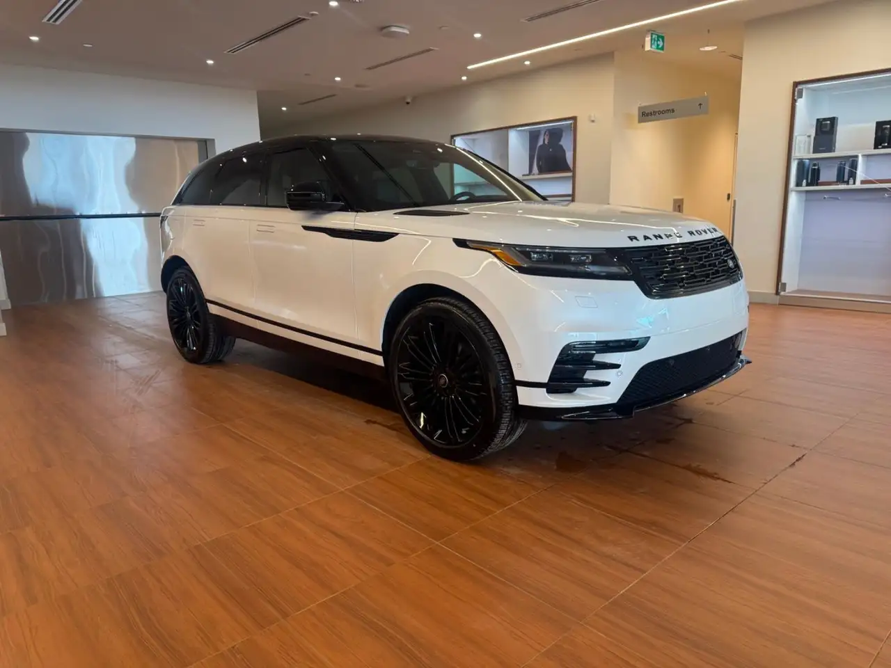 Land Rover Range Rover Velar photo Land Rover Range Rover Velar