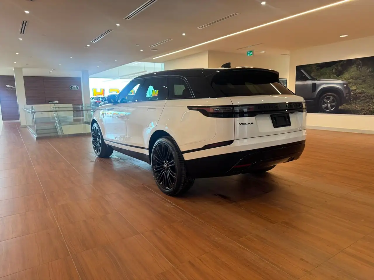 Land Rover Range Rover Velar photo Land Rover Range Rover Velar