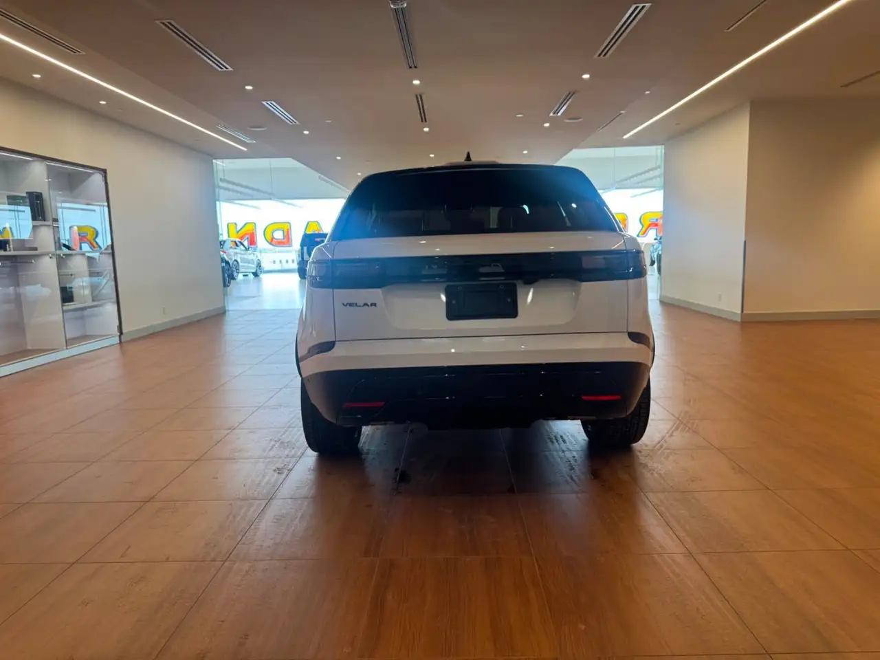 Land Rover Range Rover Velar photo Land Rover Range Rover Velar