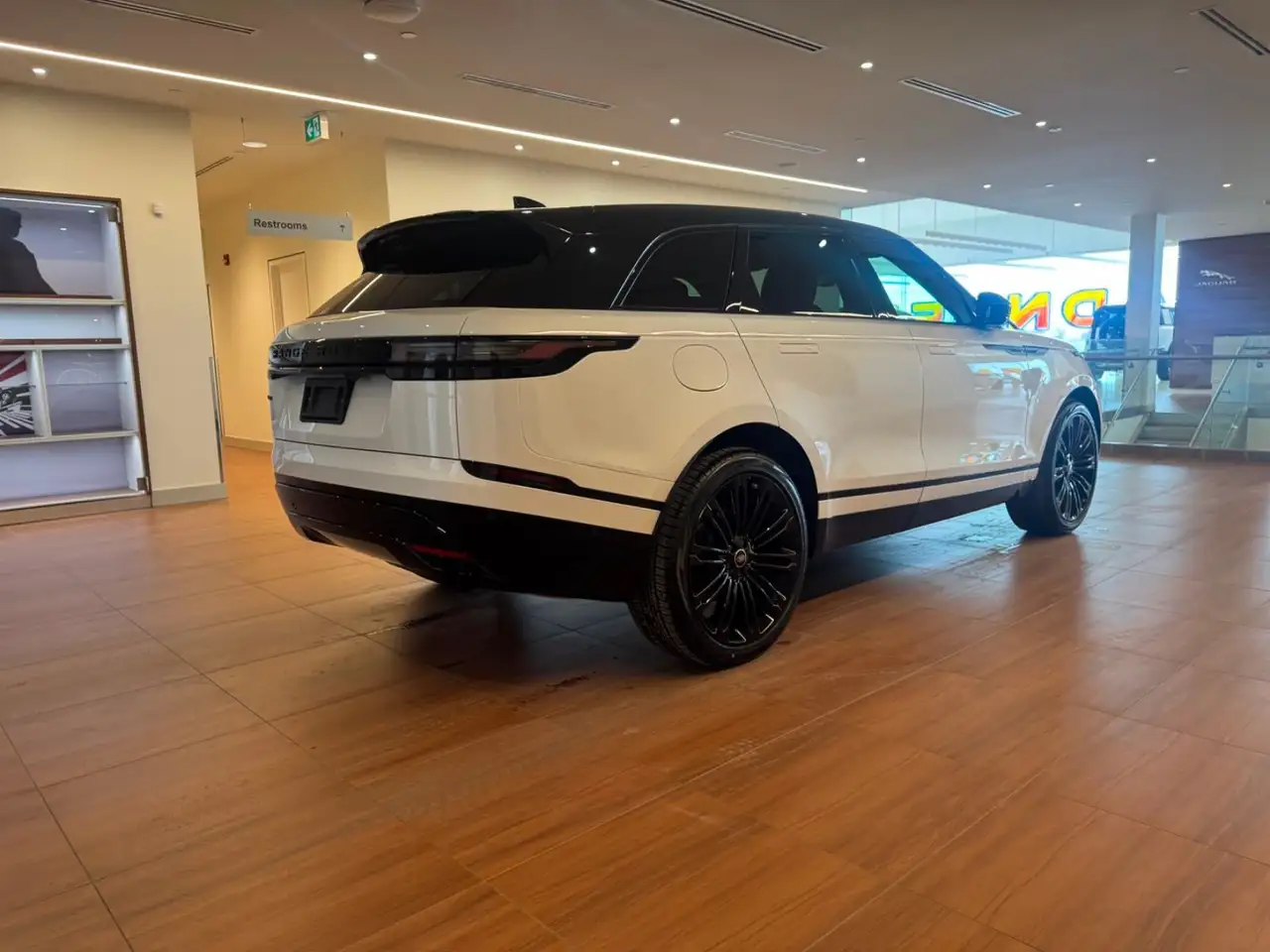 Land Rover Range Rover Velar photo Land Rover Range Rover Velar