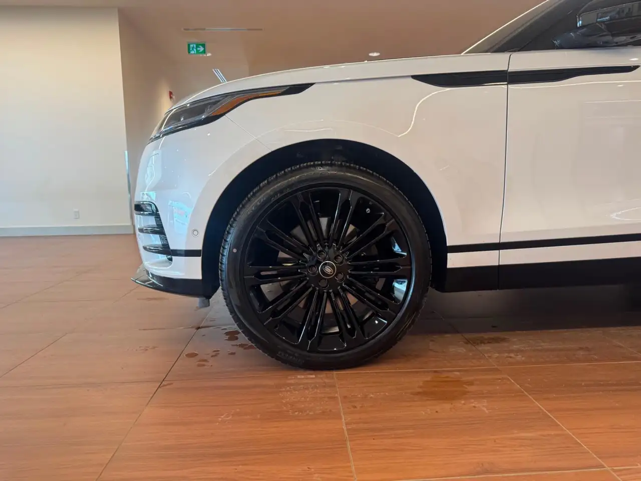 Land Rover Range Rover Velar photo Land Rover Range Rover Velar