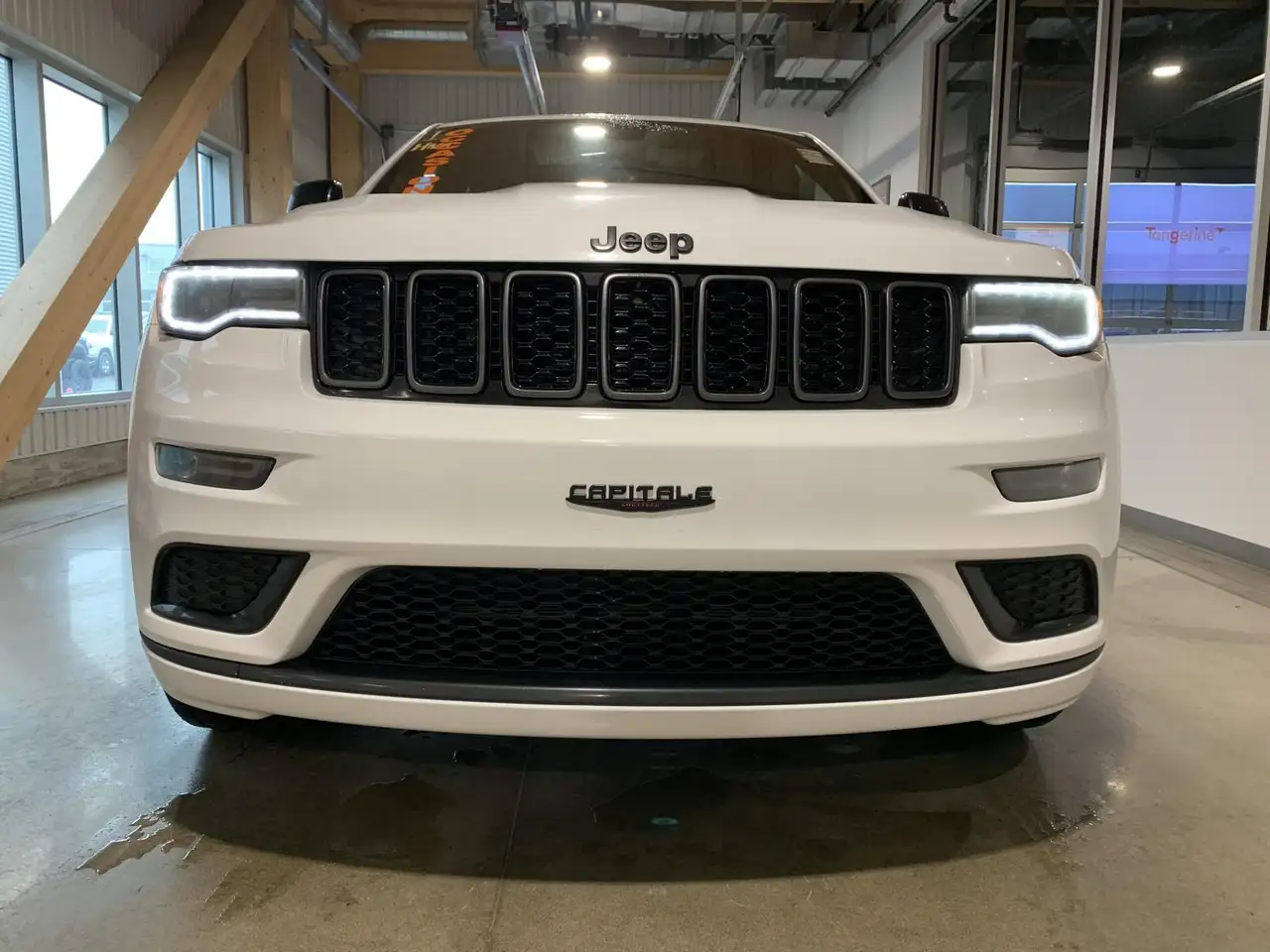 Jeep Grand Cherokee снимка Jeep Grand Cherokee