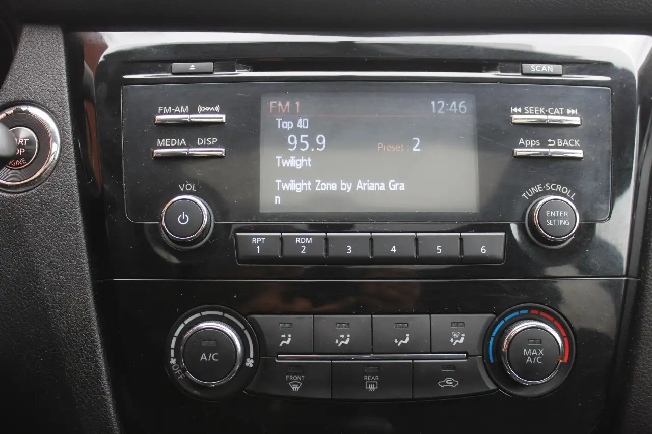 Nissan Rogue снимка Nissan Rogue