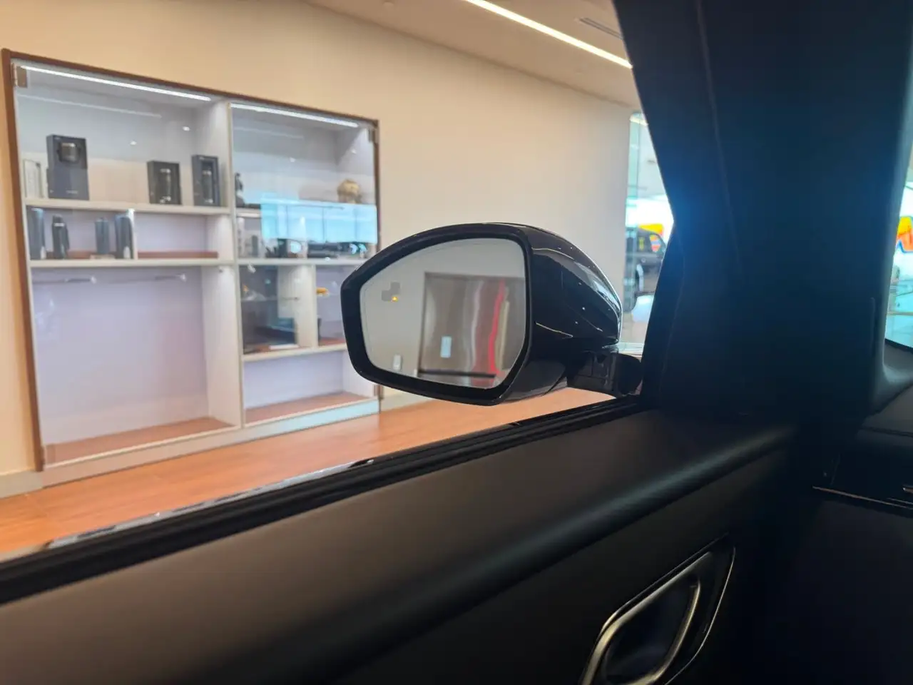 Land Rover Range Rover Velar photo Land Rover Range Rover Velar