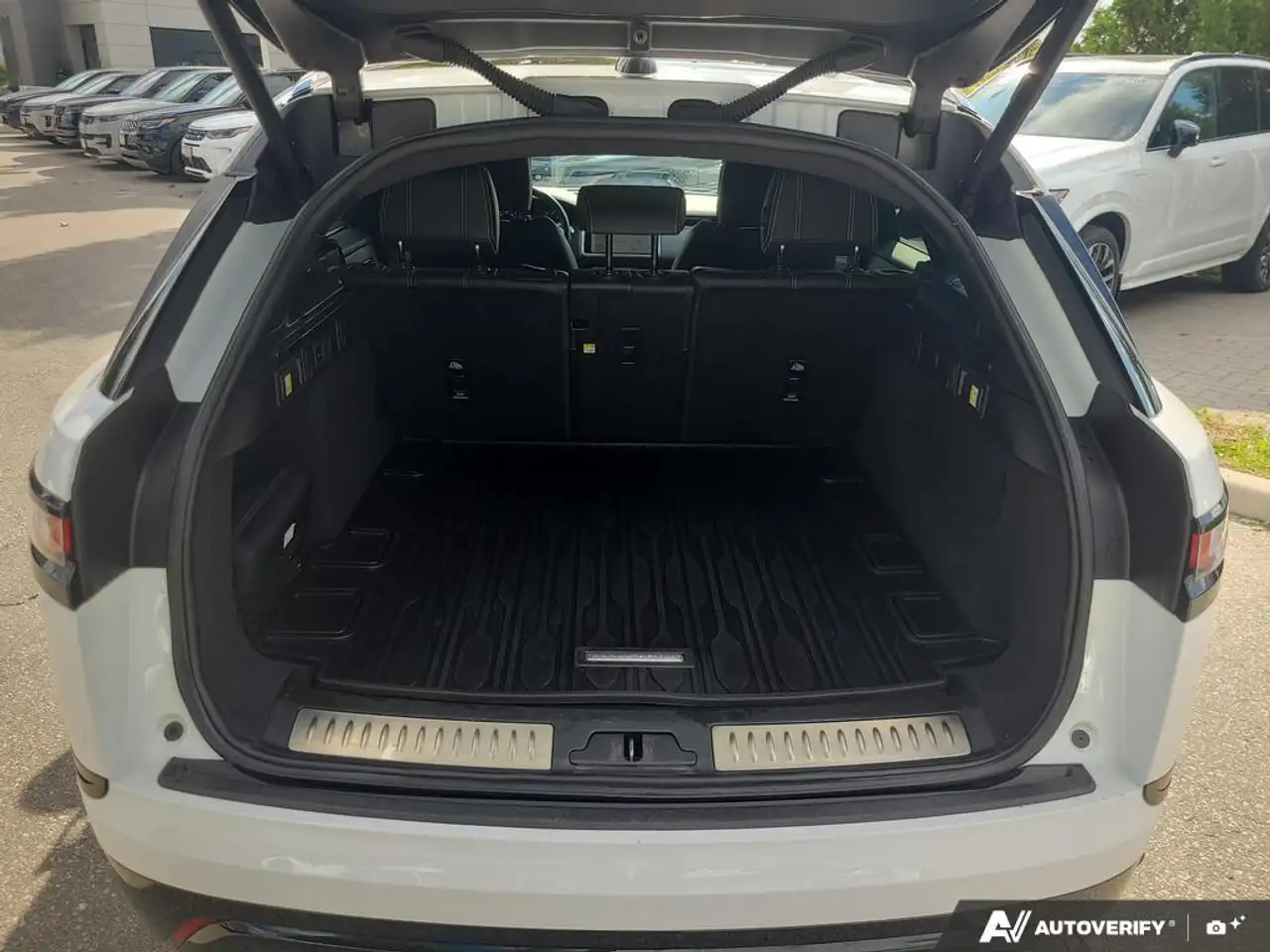 Land Rover Range Rover Velar снимка Land Rover Range Rover Velar