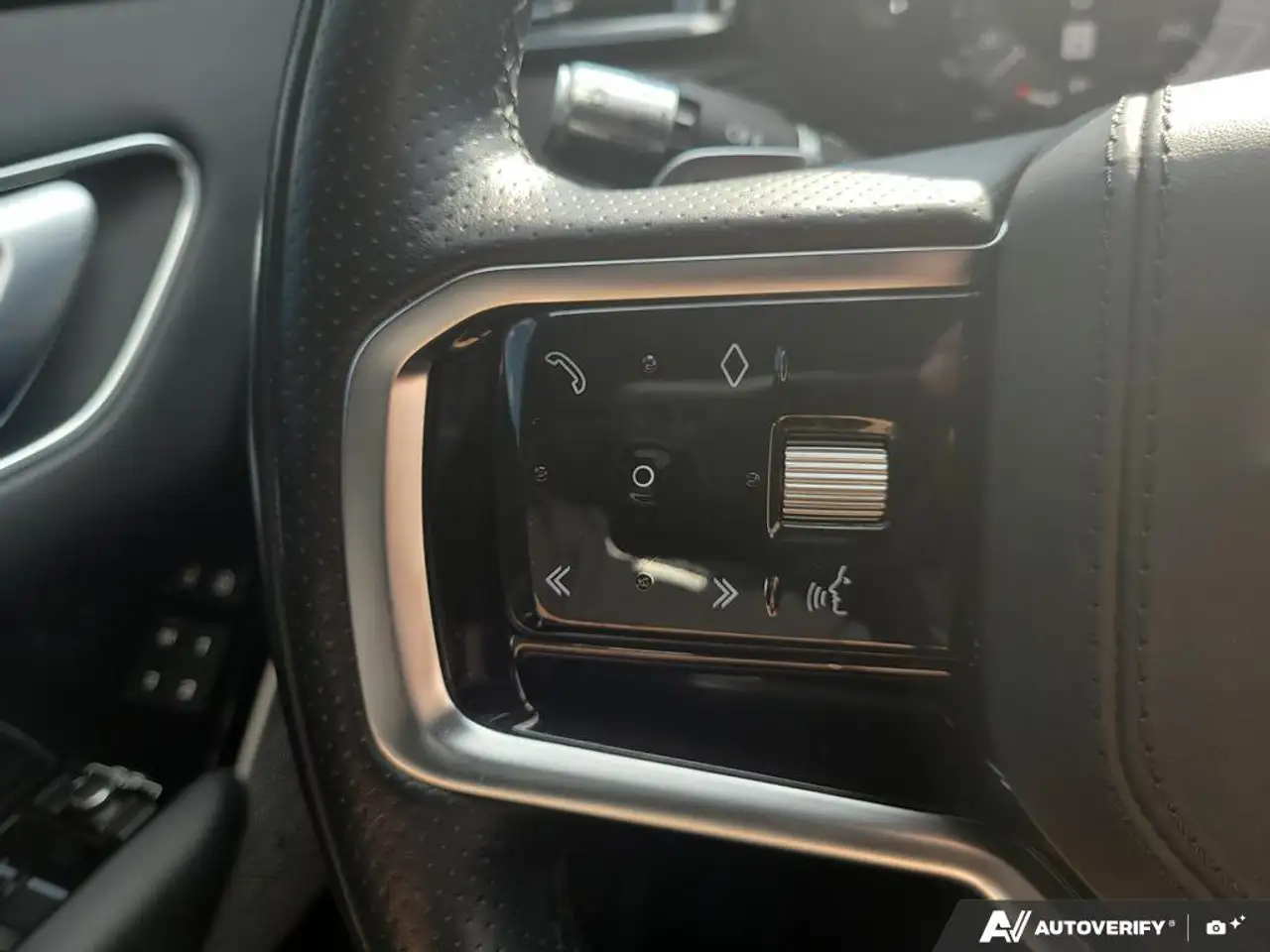 Land Rover Range Rover Velar снимка Land Rover Range Rover Velar