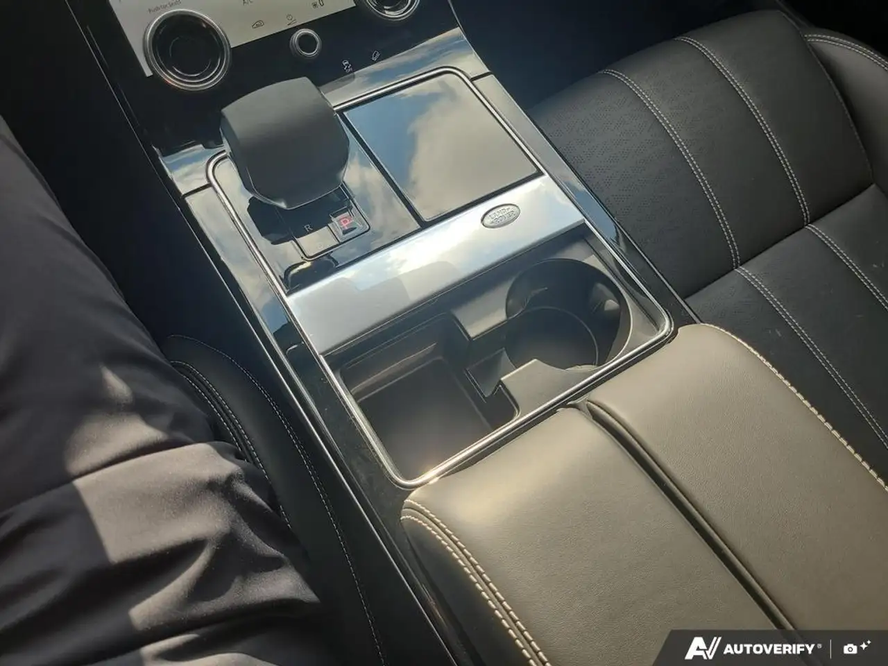 Land Rover Range Rover Velar снимка Land Rover Range Rover Velar
