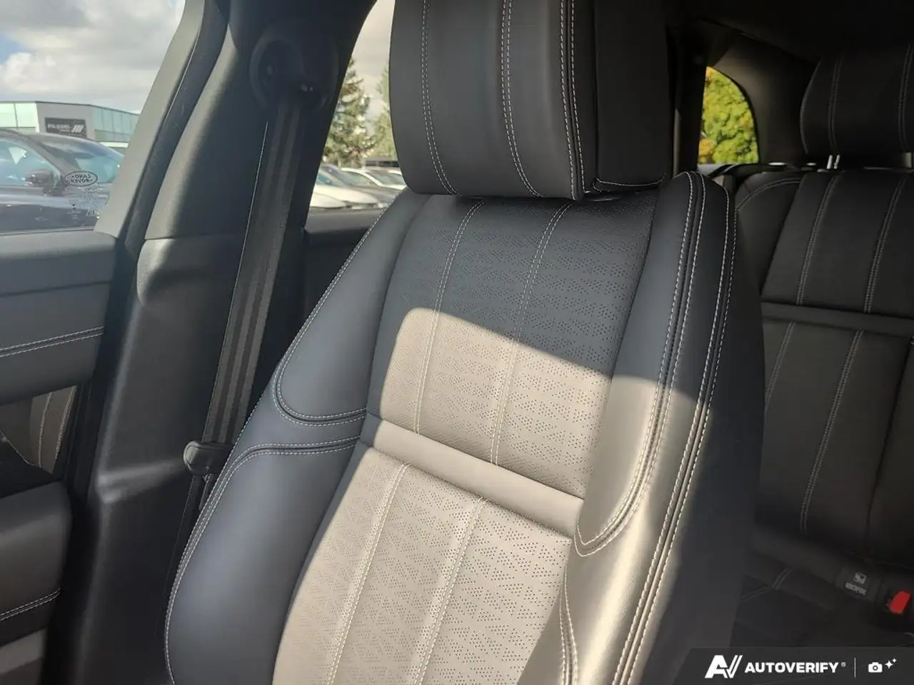 Land Rover Range Rover Velar снимка Land Rover Range Rover Velar